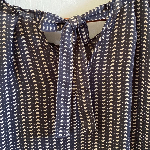 LAUREN CONRAD Women's XS Fluttered Sleeve Tie Back Gray & Cream Color Blouse - Picture 6 of 10